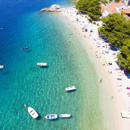 Apartments By The Sea Brela, Makarska - 16065 Экстерьер фото