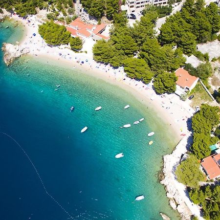 Apartments By The Sea Brela, Makarska - 16065 Экстерьер фото