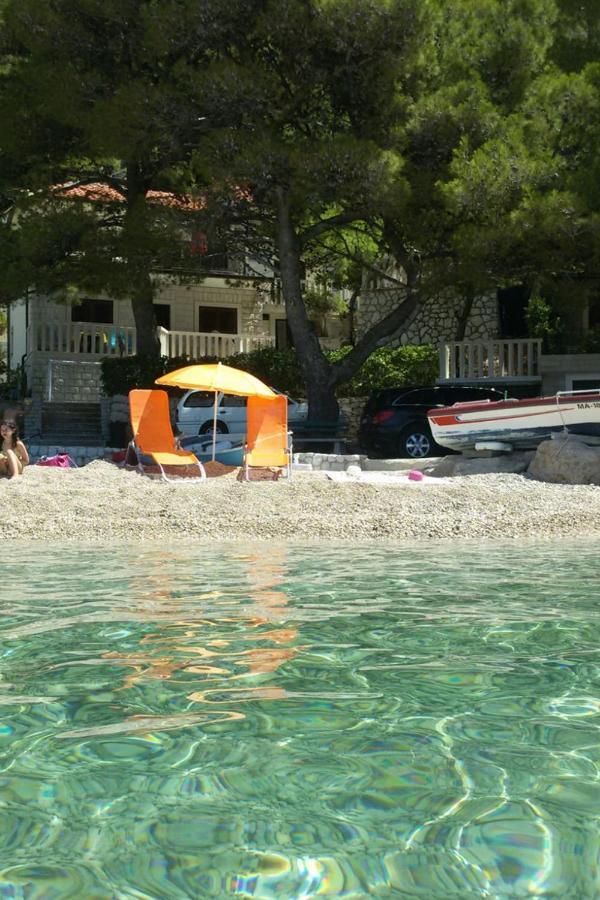 Apartments By The Sea Brela, Makarska - 16065 Экстерьер фото